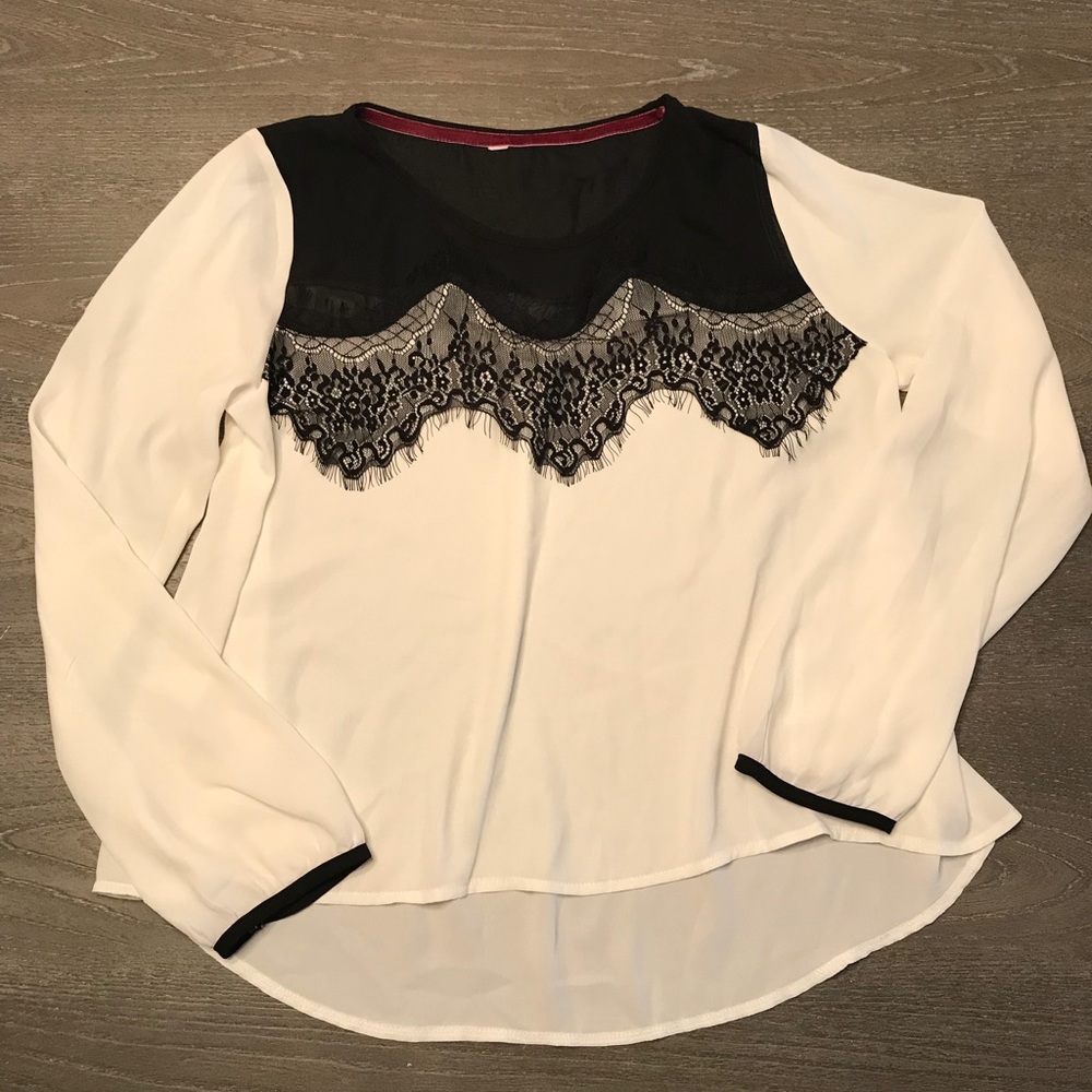 Merona Blk and Wht blouse